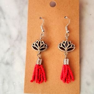 Stearling silver hand made re earrings.